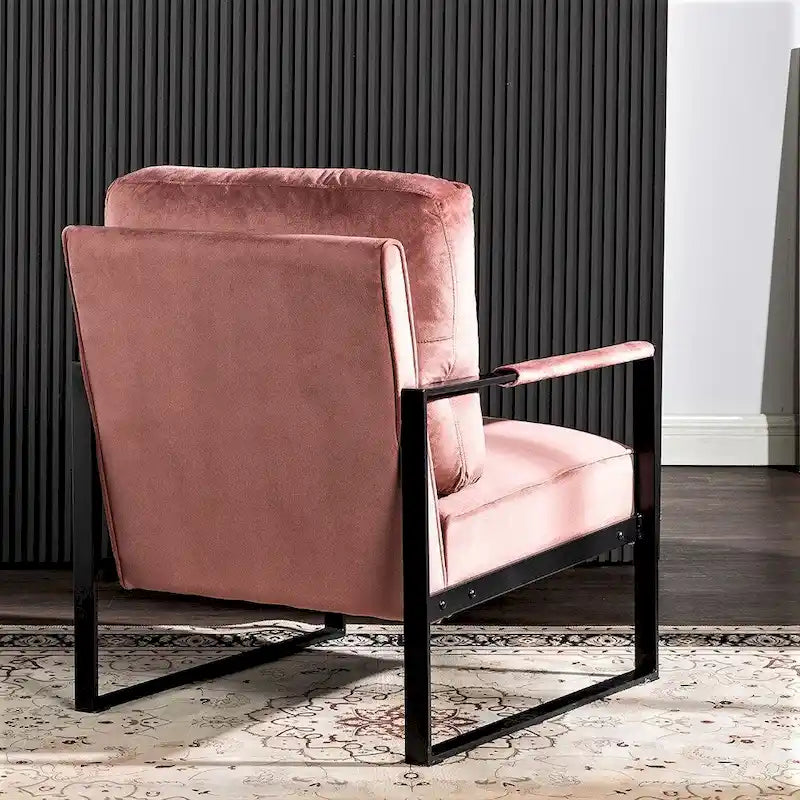 25.4 Fauteuil en velours avec accoudoirs métalliques